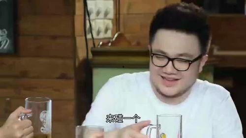 路人吃瓜社,揭秘娱乐圈幕后故事，带你领略明星真实生活