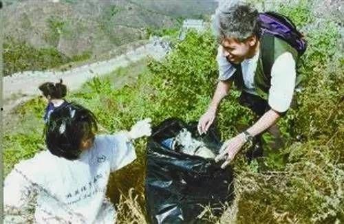 长城炮女孩吃瓜,揭秘网红美食背后的故事